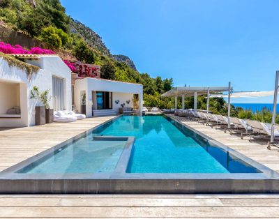 Prestigious Waterfront 6 Bedroom Holiday Villa, the Pinnacle of Es Cubells