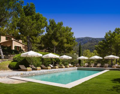 Exceptional 10 Guests Villa with Heated Pool and Tennis Court