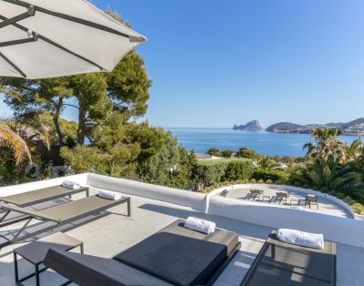 Stylish 6 Bedroom Holiday Home with Pool, in vibrant Cala Tarida