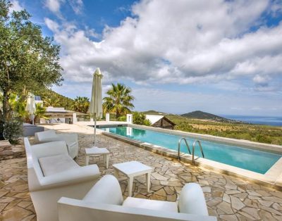 Spectacular 5 Bedroom Holiday Villa with Pool, with Majestic Views over the Sea