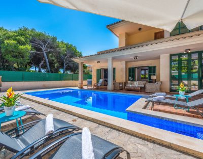 Wonderful 3-Bedroom Holiday Villa, Just 50m from Can Picafort Beach, Alcudia🌴