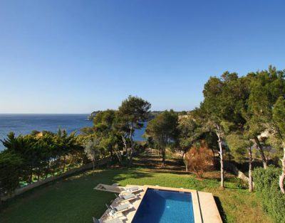 🌊 Seaside Elegance: Beautiful Villa with Breathtaking Views in Cala Santanyi 🏡