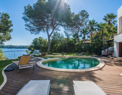 🌅 Luxury Seafront Villa with Private Beach Access in Porto Petro 🏡