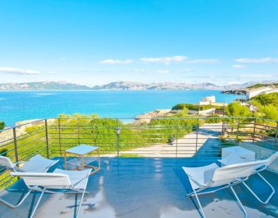 Luxurious 4-Bedroom Villa with Breathtaking Sea and Mountain Views 🏝️